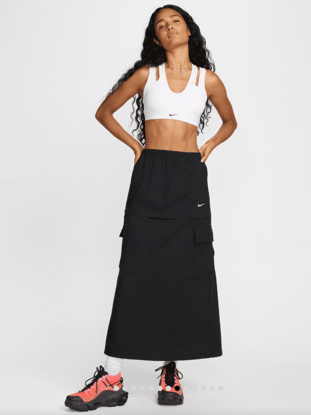 Nike Women’s Mid Rise Convertible Black Maxi Skirt w/Cargo Pockets,Size Medium.